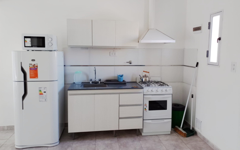 Cocina completa alquiler Las Grutas